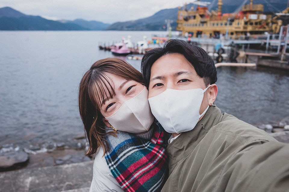 3. 小学校の修学旅行にて乗った遊覧船をバックに